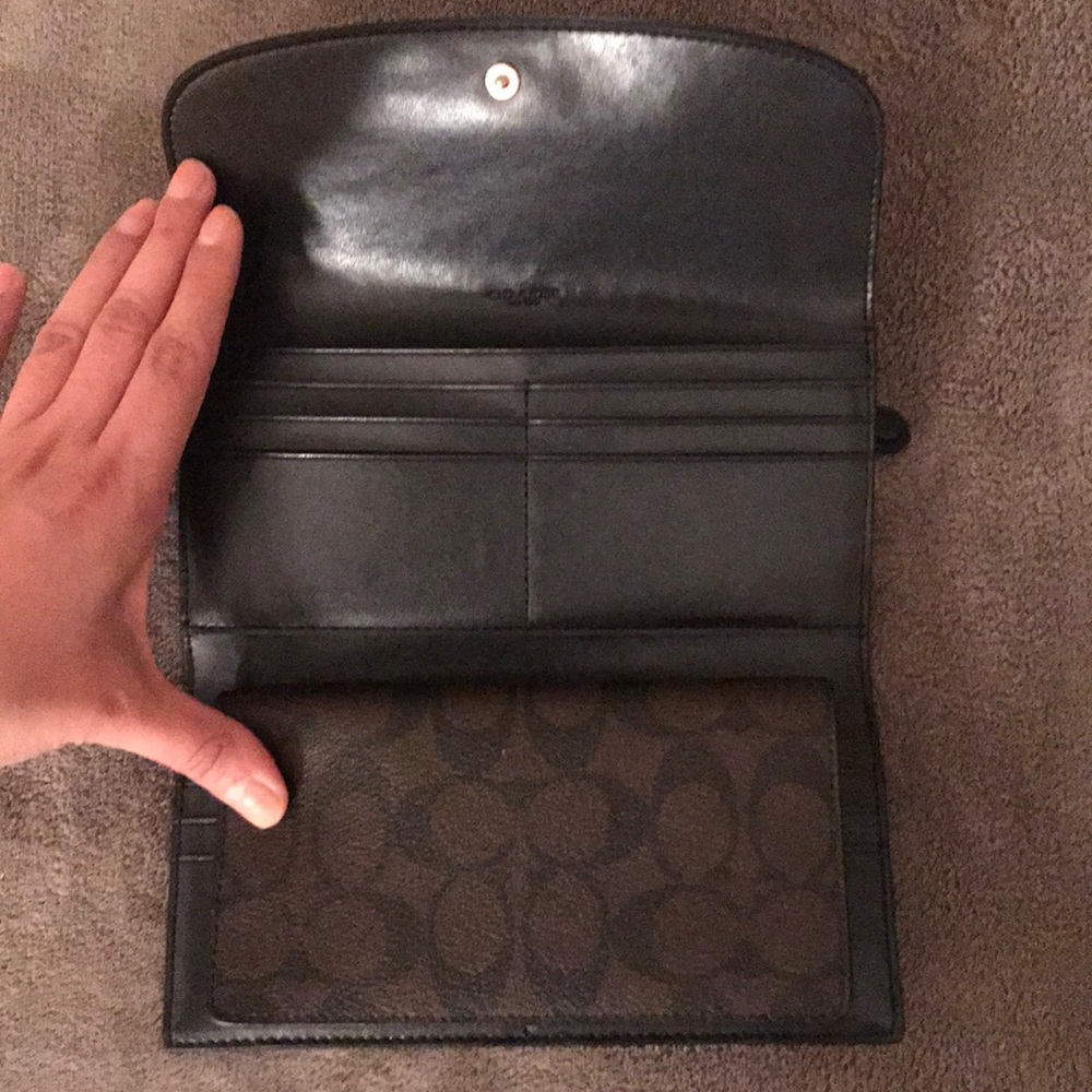 Classic Coach Wallet - Picture 3 of 5
